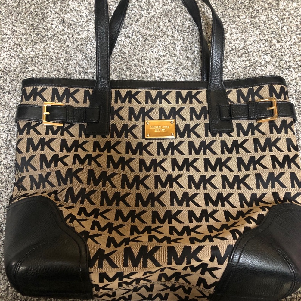 Michael Kors Black MK logo zippered shoulder bag